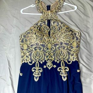 Halter-style formal dress, US 12